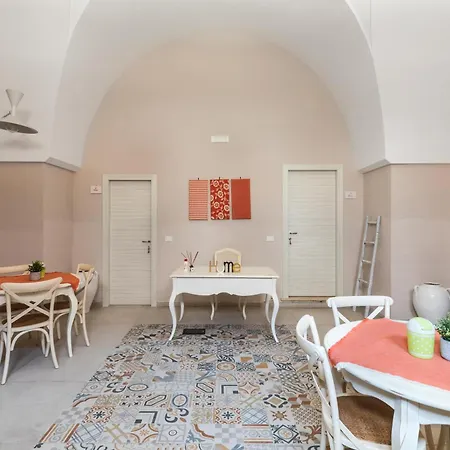 Bed & Breakfast D *